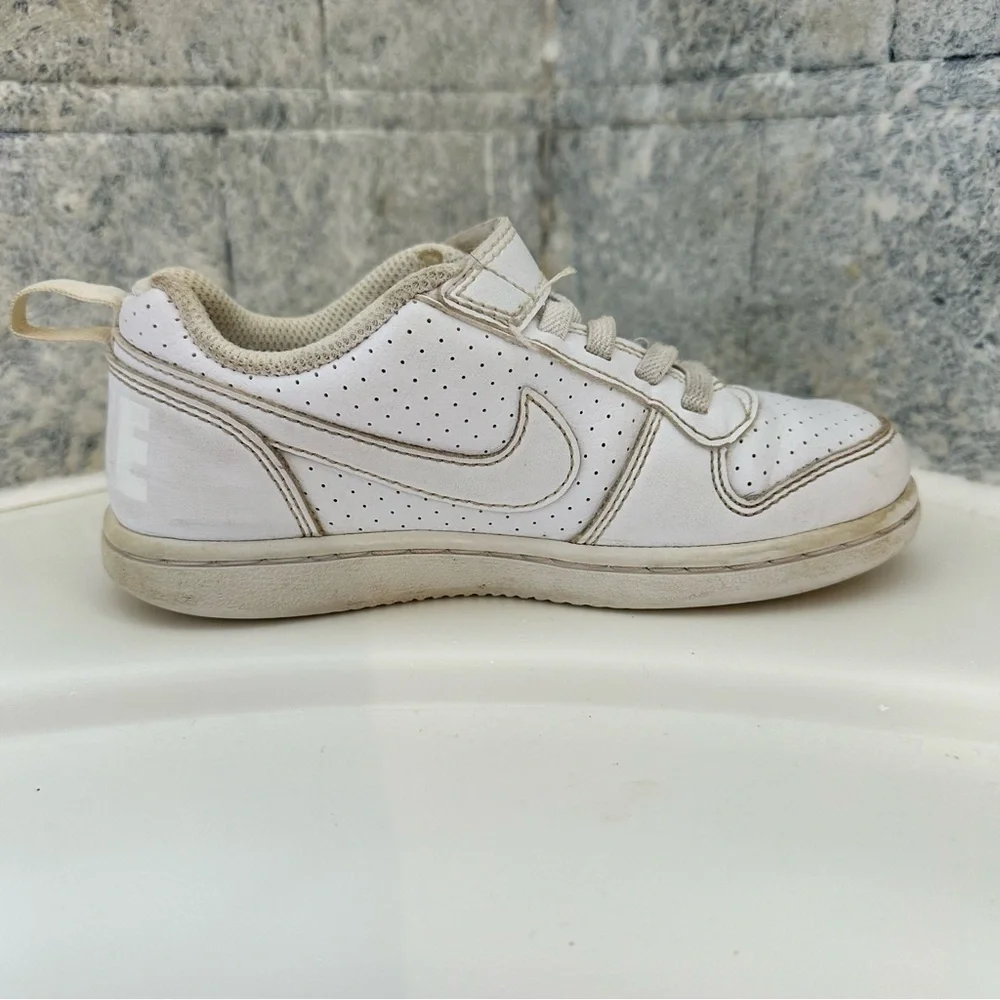 Nike Low White Basketball Shoes Size kids 11C